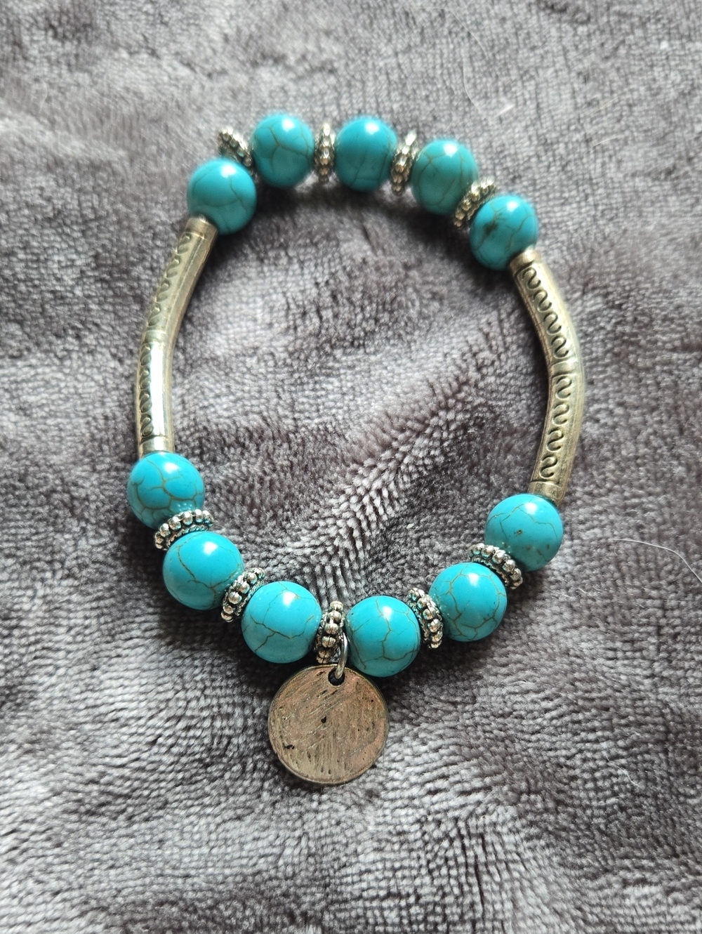 Dyed Howlite Turquoise Beaded Charm Bracelet Stretchy 💫